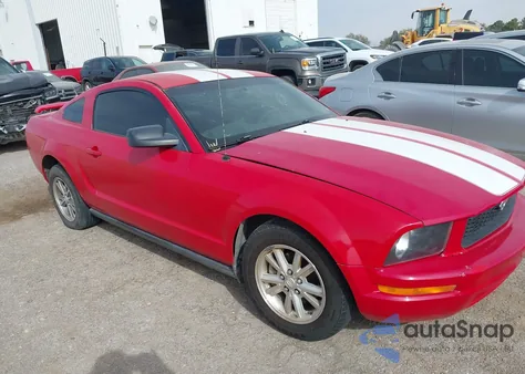 2005 Ford Mustang V6 Deluxe/V6 Premium из США, поврежденный, VIN 1ZVFT80NX55119807